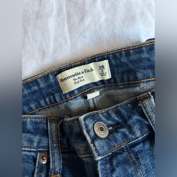 Abercrombie Curve Love High Rise Mom Jean - Picture 3 of 3